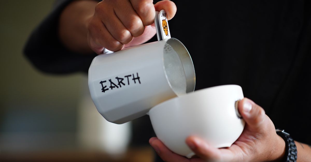 Best Milk Frothing Jug UK: Sizing, Spouts and Steaming Technique